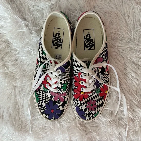 Authentic Vans shoes - Picture 9 of 10